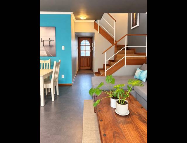 2 BEDROOM SECTIONAL TITLE FOR SALE IN TABLE VIEW